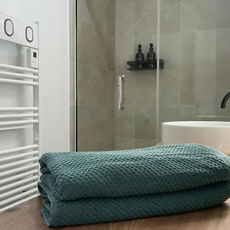 L'entracte, T2 Renove ! Jardin, Parking Et Fibre Apartment *